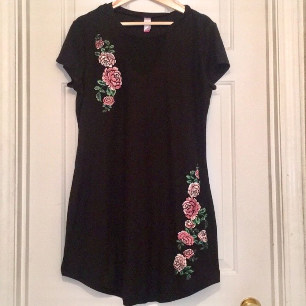 No Boundaries | Black Dress with Roses 2XL
